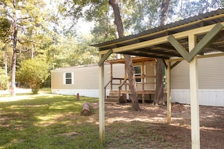 8916 Lakeside Dr, Plantersville, TX 77363