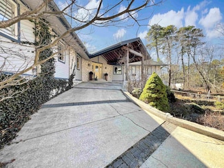 1115 Riverside Dr, Mays Landing, NJ 08330