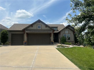 9408 Pinnacle St, Lenexa, KS 66220