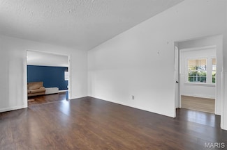 5273 Westwood Dr, Saint Charles, MO 63304