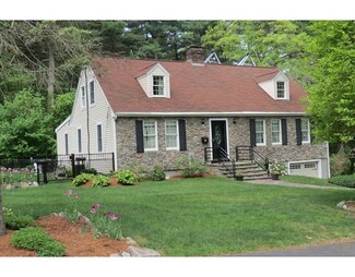56 Halsey Ave, Wellesley, MA 02482