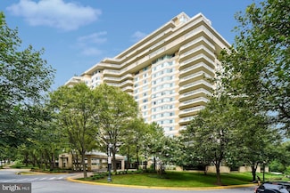5600 Wisconsin Ave Unit 305, Chevy Chase, MD 20815
