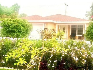 921 Alamanda Rd, West Palm Beach, FL 33405
