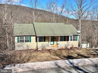 698 Pee Wee Ln, Hedgesville, WV 25427
