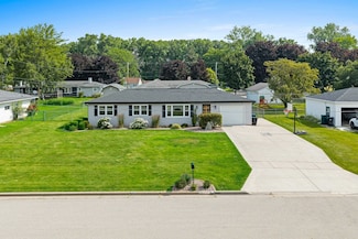 1844 Hazel Ct, Green Bay, WI 54303