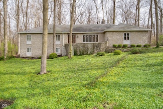 5918 Camelback Ct, Indianapolis, IN 46250