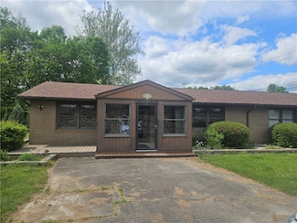 103 Farm Ln, Aliquippa, PA 15001