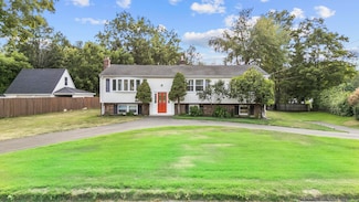 55 Bassett Rd, North Haven, CT 06473