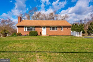 25124 Oak Dr, Damascus, MD 20872