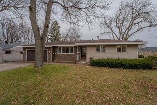 1301 N 3rd Ave, Wausau, WI 54401