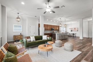 7909 Catbird Ln, Austin, TX 78744