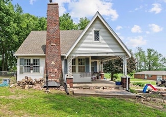 402 Fifth St, Smithville, MO 64089