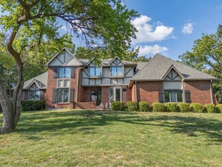 8303 Bridle Dale Cir, Lenexa, KS 66220
