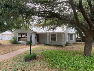 1602 Crestwood Dr, Mineral Wells, TX 76067