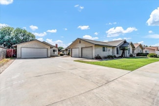 463 - 485 N Lynora, Tulare, CA 93274