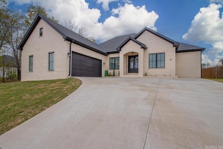 9749 Cliffside Dr, Sherwood, AR 72120
