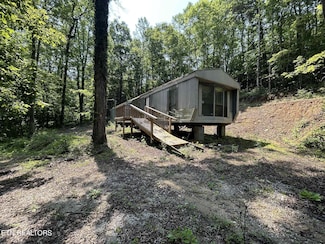 152 Hanging Rock Rd, Harriman, TN 37748
