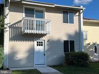 184 N Cottage Rd, Sterling, VA 20164