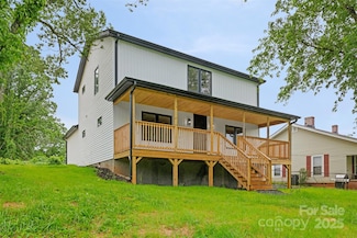 1076 W Henderson St, Marion, NC 28752