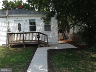 32 E Reed Ave, Alexandria, VA 22305