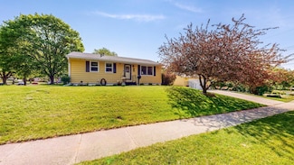 574 36th Ave NW, Rochester, MN 55901