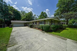 1846 Churchill Dr, South Bend, IN 46617