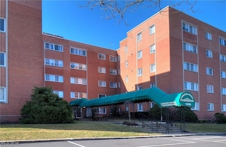 16100 Van Aken Blvd Unit 202, Cleveland, OH 44120