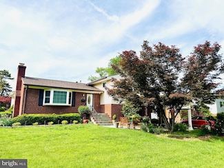 6824 Felix St, McLean, VA 22101