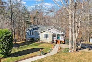 25 Walnut Landing Cir, Hardy, VA 24101