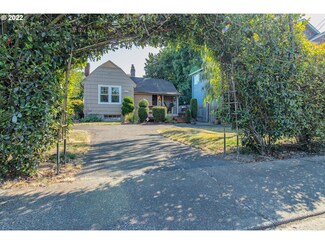 8701 N Hamlin Ave, Portland, OR 97217