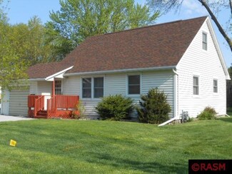 219 N Circle Dr, Blue Earth, MN 56013