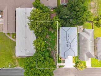 1318 E 34th St, Houston, TX 77022