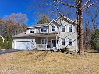 9 Evergreen Dr, Saratoga Springs, NY 12866
