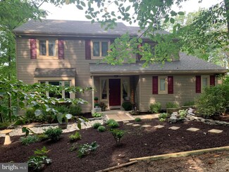 8 Stonehill Ln, Paoli, PA 19301