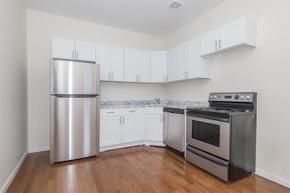 22-80 Steinway St Unit 2, Long Island City, NY 11105