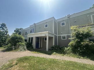 22 E Village Dr, Burlington, VT 05401