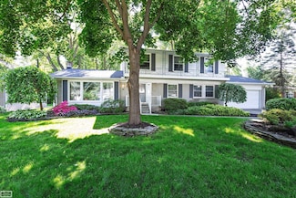 37154 Tall Oak Dr, Clinton Township, MI 48036
