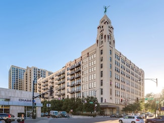 758 N Larrabee St Unit 427, Chicago, IL 60654