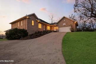 310 Teague Ln, Sevierville, TN 37862