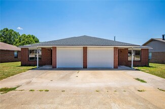 2447 & 2449 Yvonne Dr, Fayetteville, AR 72704