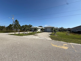 777 Bedford Dr, Lehigh Acres, FL 33974
