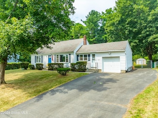 15 Fane Ct, Troy, NY 12182