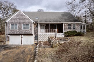 9 High Meadow Ln, Vineyard Haven, MA 02568