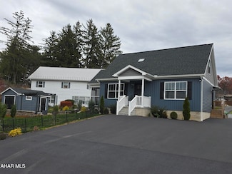 2114 Pineview Dr, Hollidaysburg, PA 16648