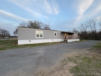 102 Grand Ave, Pittsburg, OK 74560