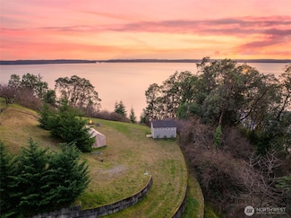 202 Island Blvd, Fox Island, WA 98333