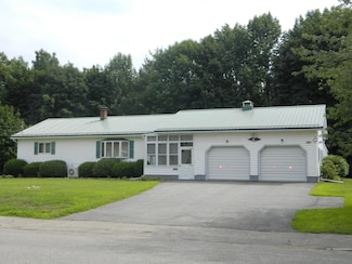 127 Pleasant St, Springvale, ME 04083