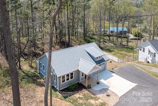 209 Fall Leaves Dr, Fairview, NC 28730