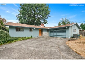 17021 SE Francis St, Portland, OR 97236