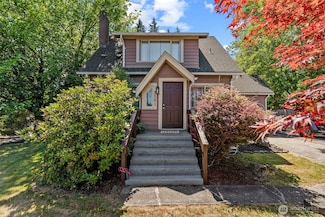 3301 Columbia Heights Rd, Longview, WA 98632